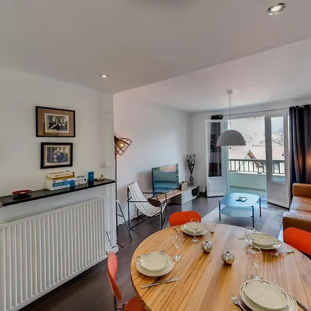 Апартаменти Allure - 2 Bedroom With Balcony In The Centre Of